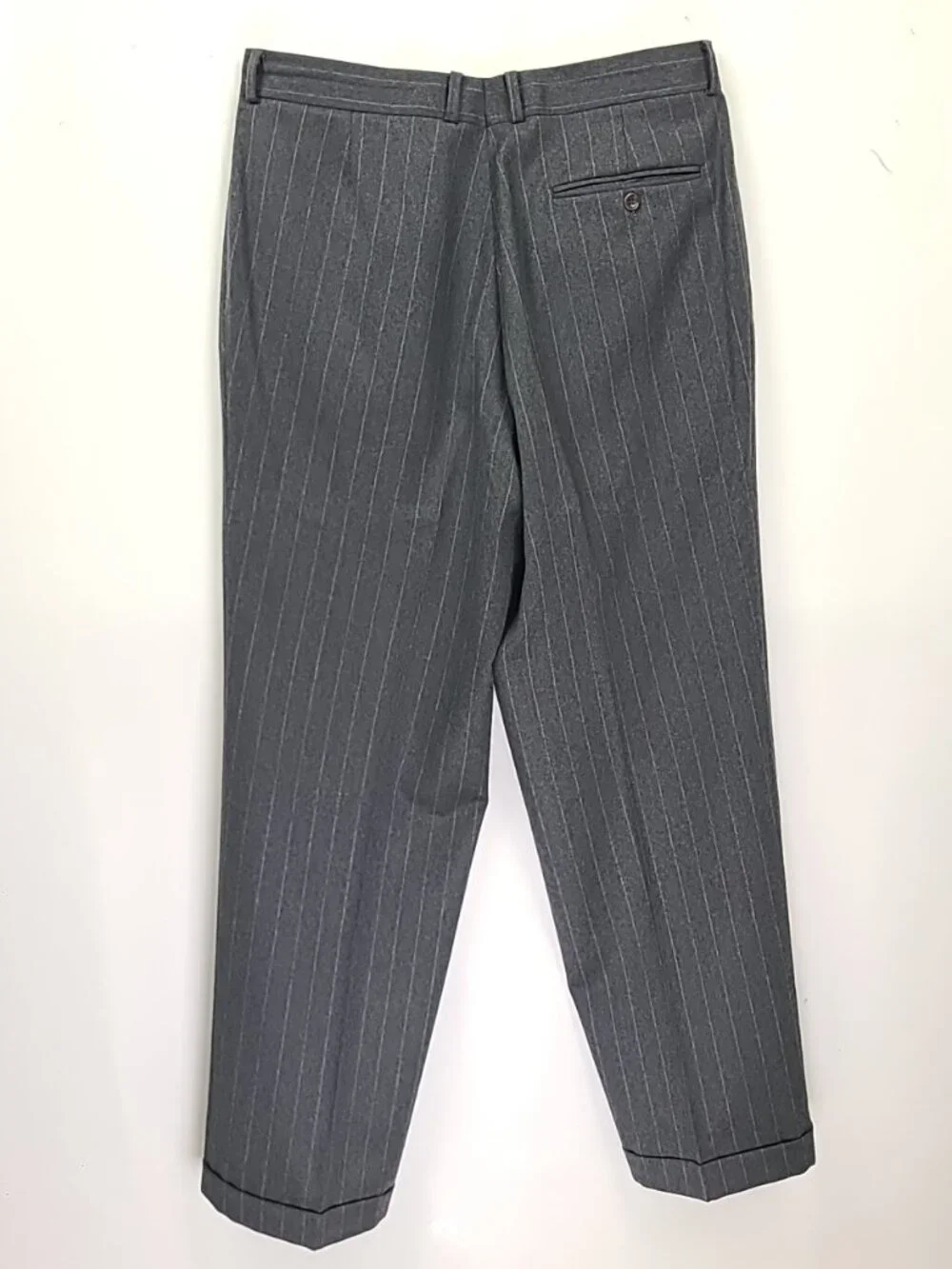 Hugo Boss Stripped 2-Piece Suit 42R, Pants W33xL30.75